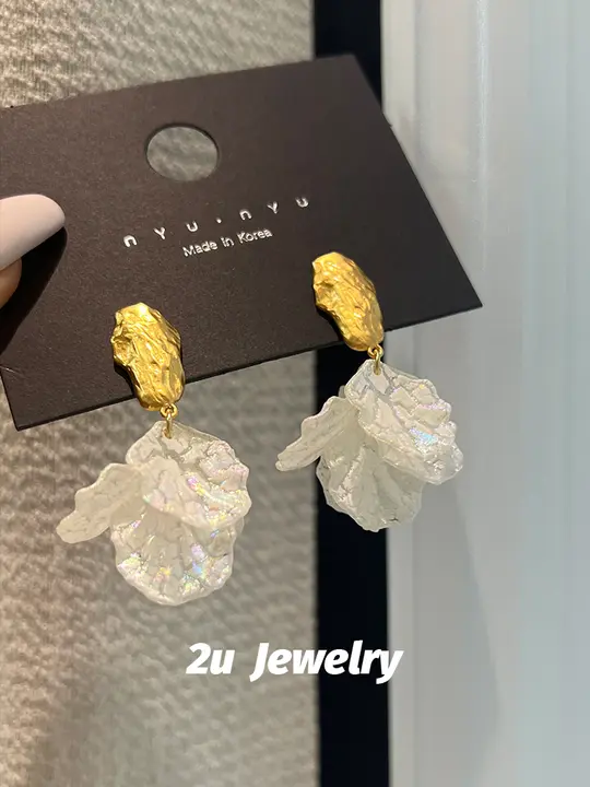 貝殻模様の不規則なボディピアス【925銀針・ゴールド・高級感】