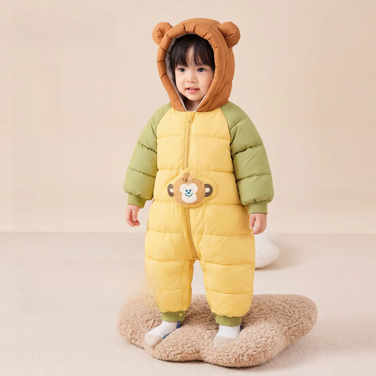 1歳冬寝るときの服：赤ちゃん用ダウンカバーオールの機能と選び方