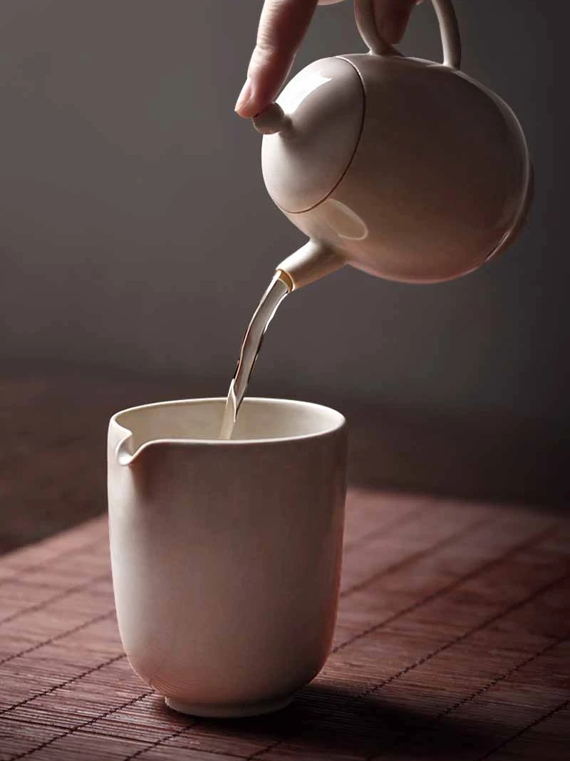 手作り禅スタイル 陶製茶器：草木灰使用による和風おしゃれデザインの実用性と維持法