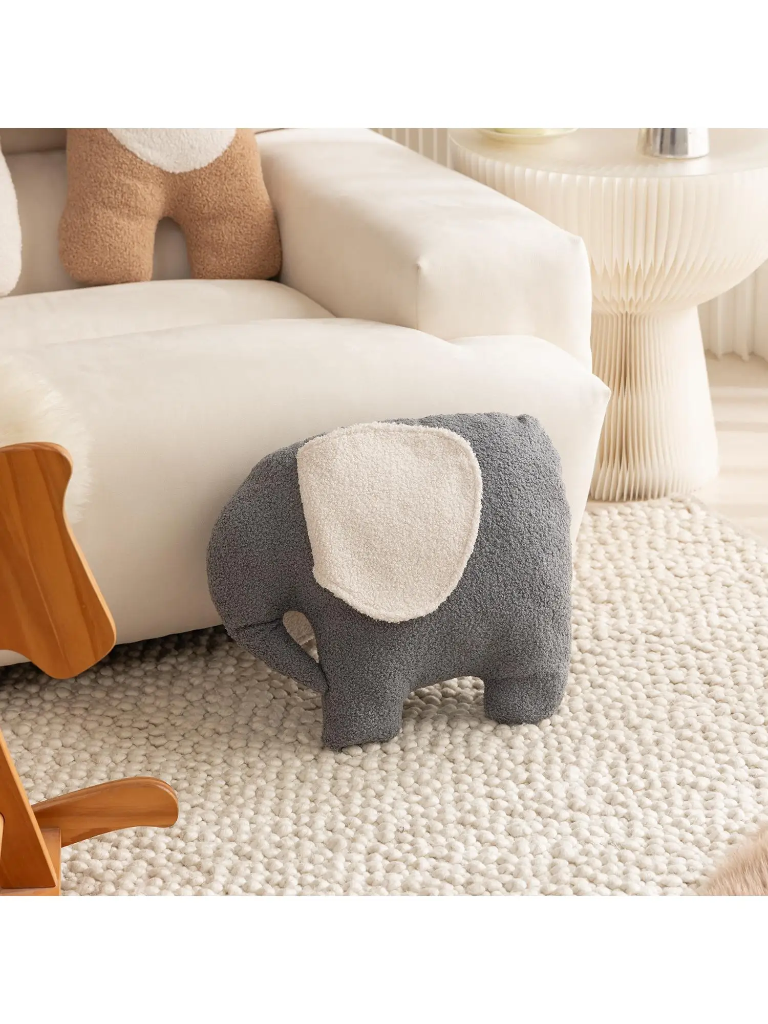 可愛いぬいぐるみ抱き枕：3ヶ月から8ヶ月の赤ちゃんにぴったりな異形デザインのインテリアアイテム