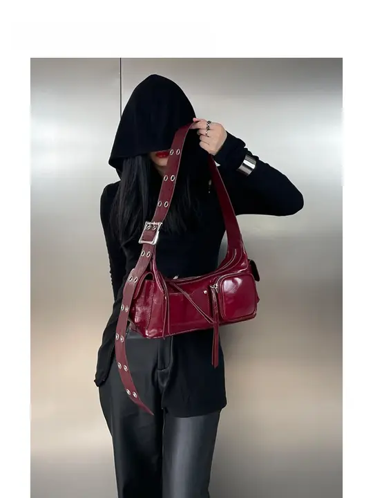 レトロデザインの牛革製ワンショルダーバッグ【大容量・横型・肩掛け可】