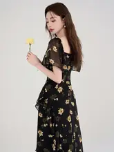 ワンピース レディース スクエアネック 花柄 フレンチ風 ウエストマーク Aライン ブラック きれいめ 上品 夏