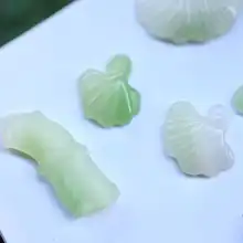 天然翠青の吊り下げペンダント【竹節・イチョウ葉デザイン・ハスの花モチーフ・三色】