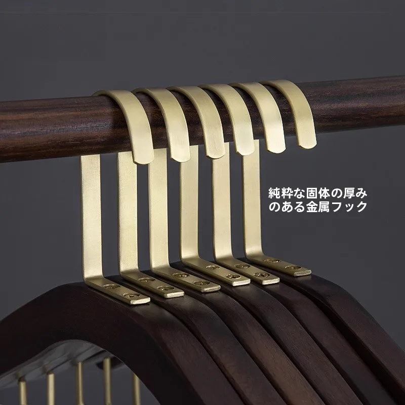 スーツを天日干しにしても素材が劣化しない方法は？木製ハンガーが解決するリアルな使い方