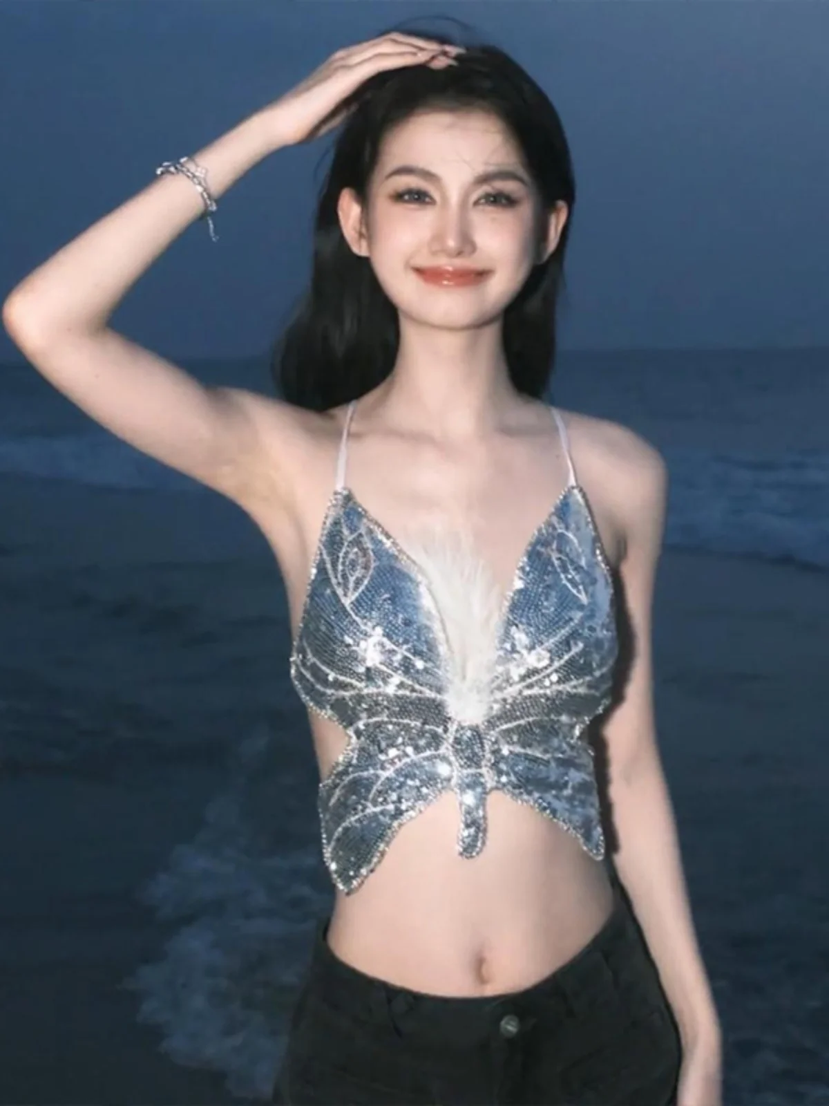 キャミソール レディース 2025 新蝶アウタートップ：度假風のセクシーな着脱しやすいデザインを実現