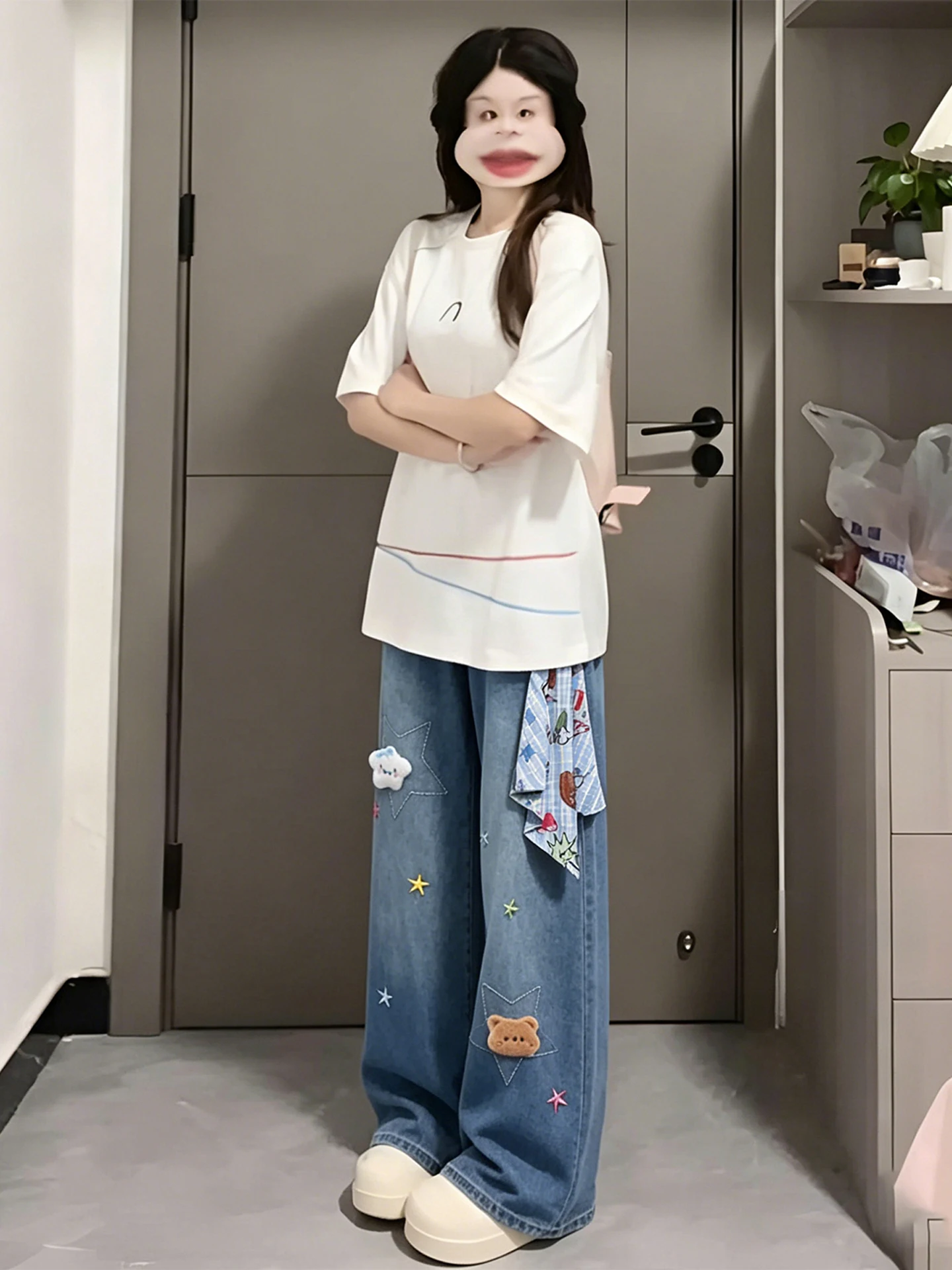 刺繍付きデニムパンツは、本当に「着るだけで気分が上がる」の？