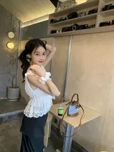 甘美なVネックレースフリルの短丈ドルマントップス【リゾートスタイル】