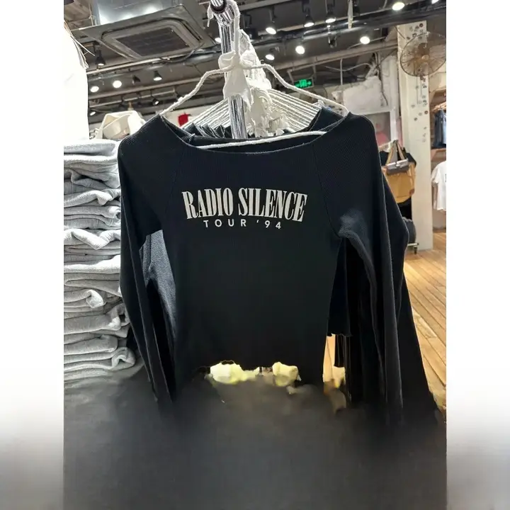 アメリカンレトロ風 レタープリント フリンジ付き長袖ニットTシャツ