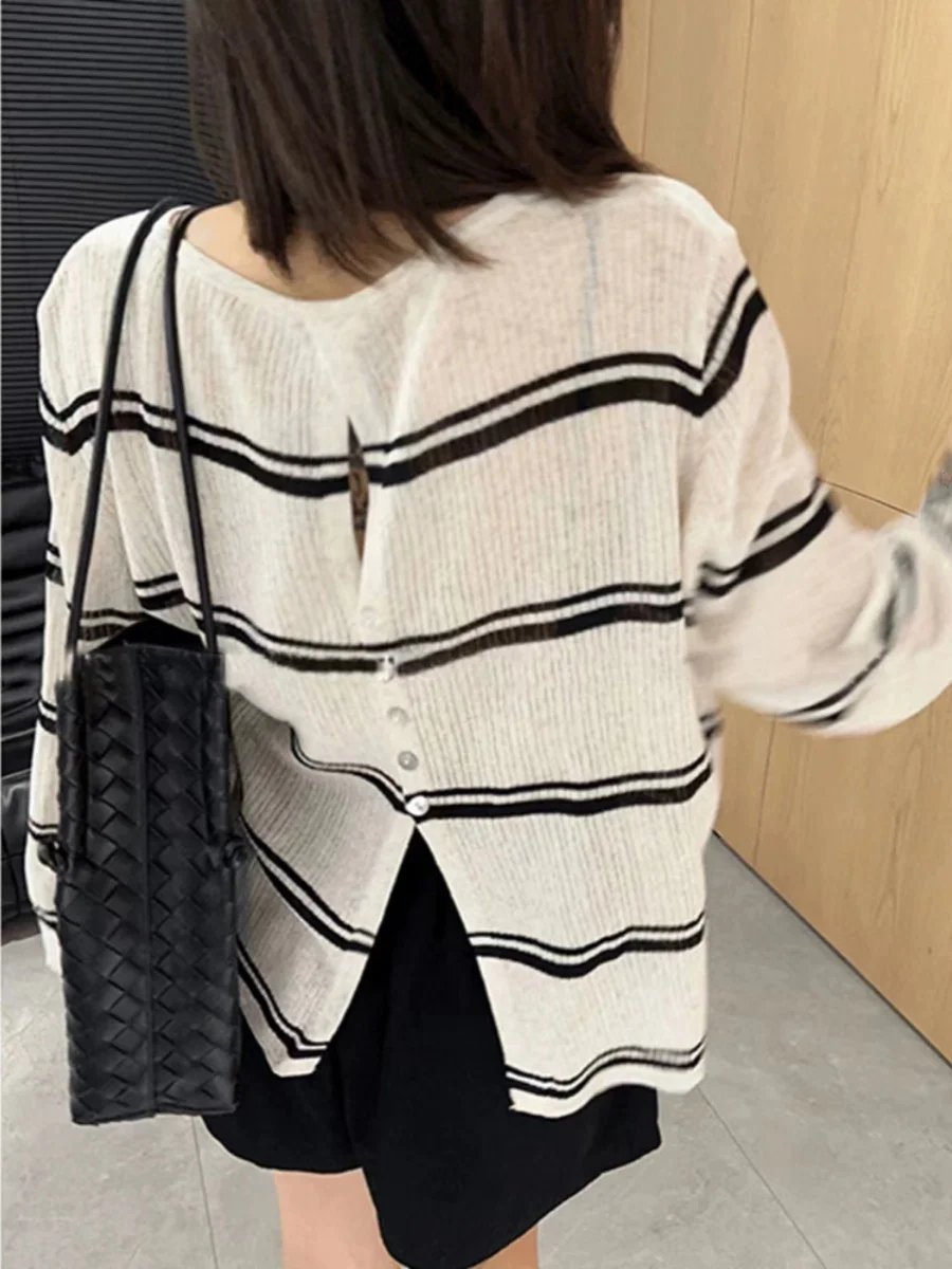 17度の日に着るべき服装は？薄手のストライプカーディガンが解決するリアルな悩み