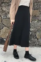 高腰Aラインスカート【シンプルデザイン・後ろスリット・ブラック・女性用】