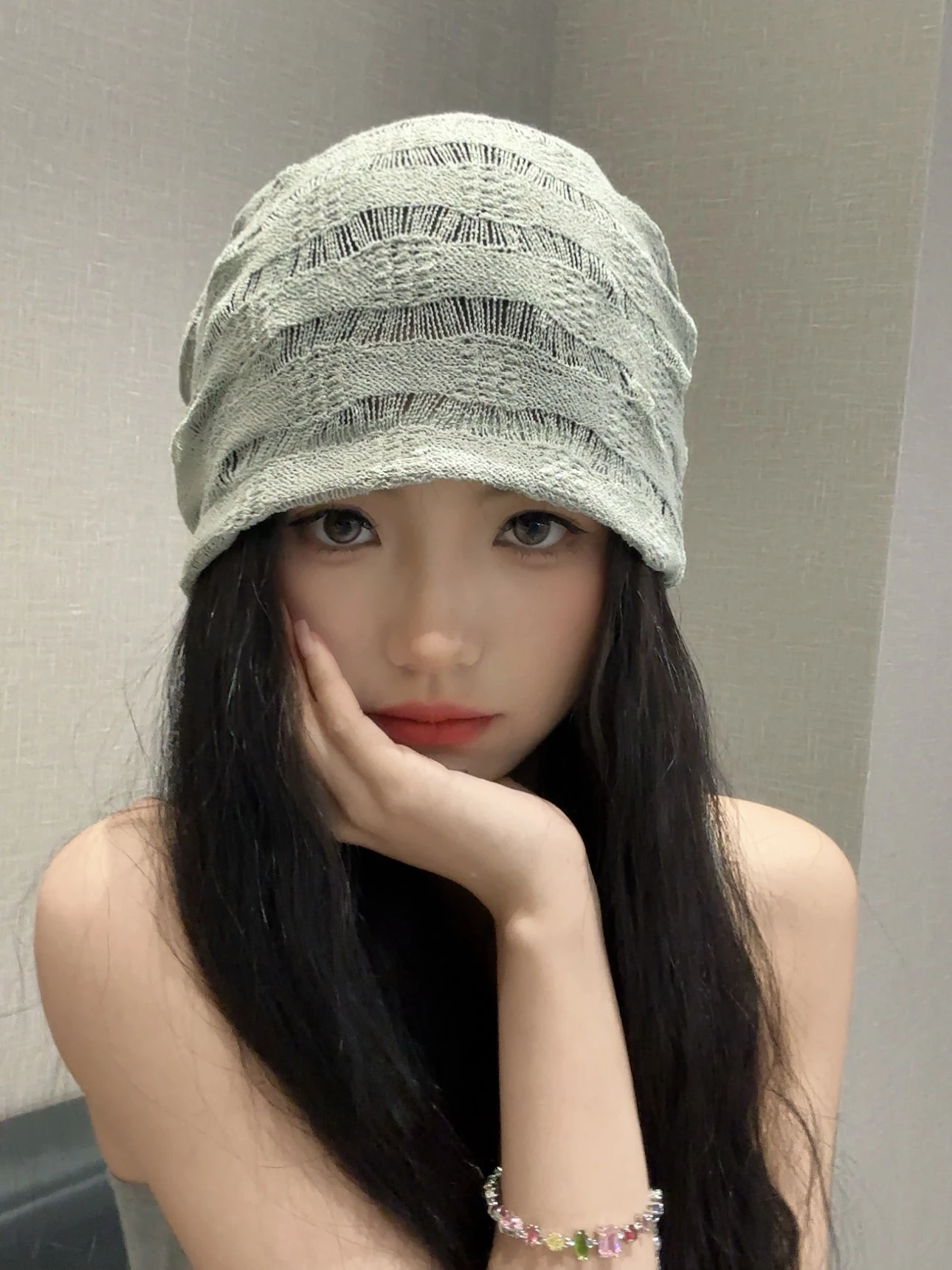 おしゃれなキャップを選ぶときに迷うなら、この「透け感のあるニット素材の夏用帽子」が答えです！