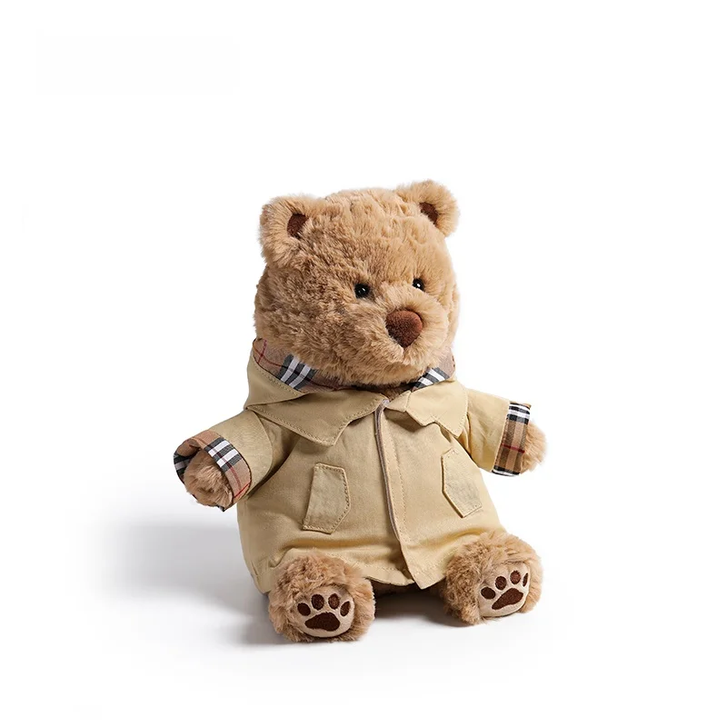 イギリス風トレンチコートのライオンベアぬいぐるみ：cozy bear と plush bear の違いを解説