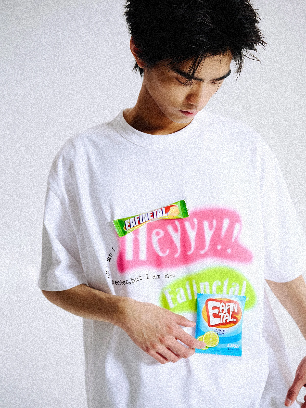 ユニークなデザインの立体プリントTシャツ：ルーズフィットで旅行シーンに最適なデザイン商品