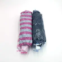 衣類収納用真空圧縮バッグ【手巻き式・穴あけ不要・小型】