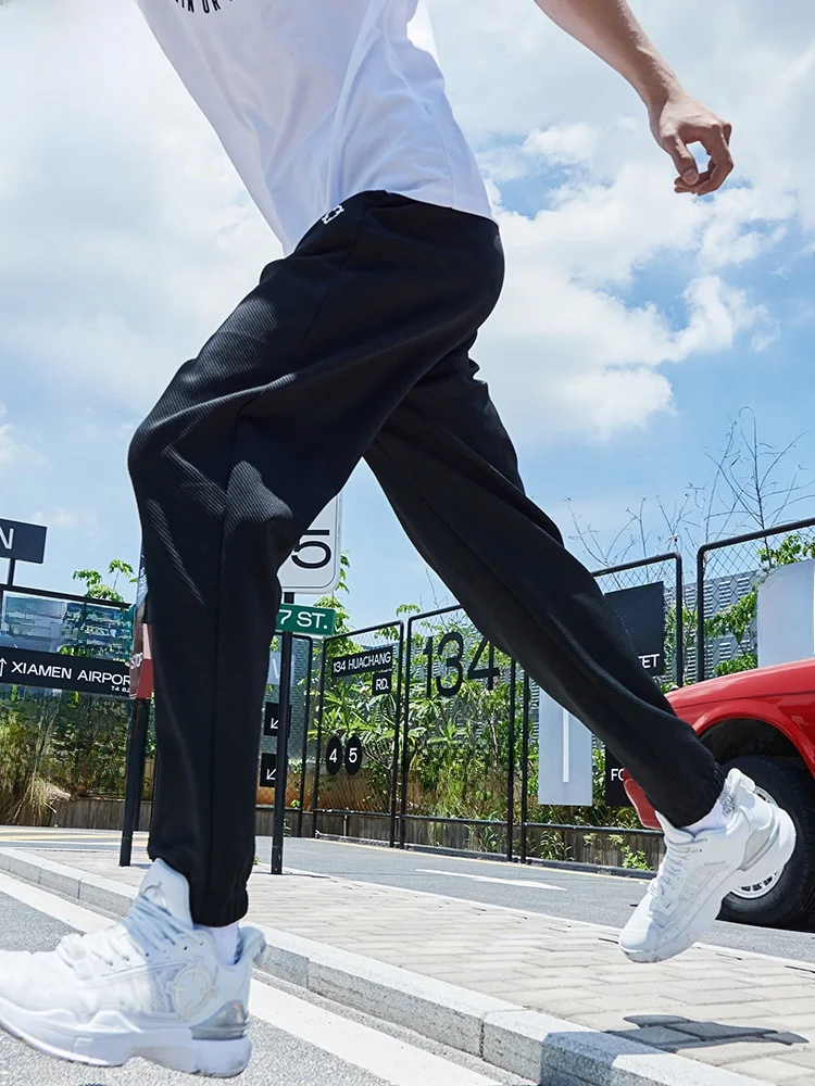 ペアルック ブランド 大人 トレーナーはどう選ぶ？RIGORERの黒い束脚ニットが教えてくれたこと