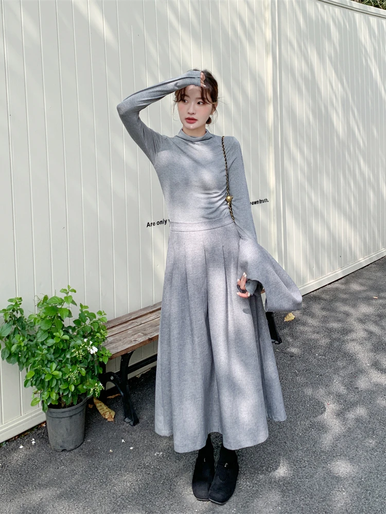 グレーとブルーのバランスが難しい？そんな悩みを解決する、今こそ選ぶべきコーデアイテムとは？