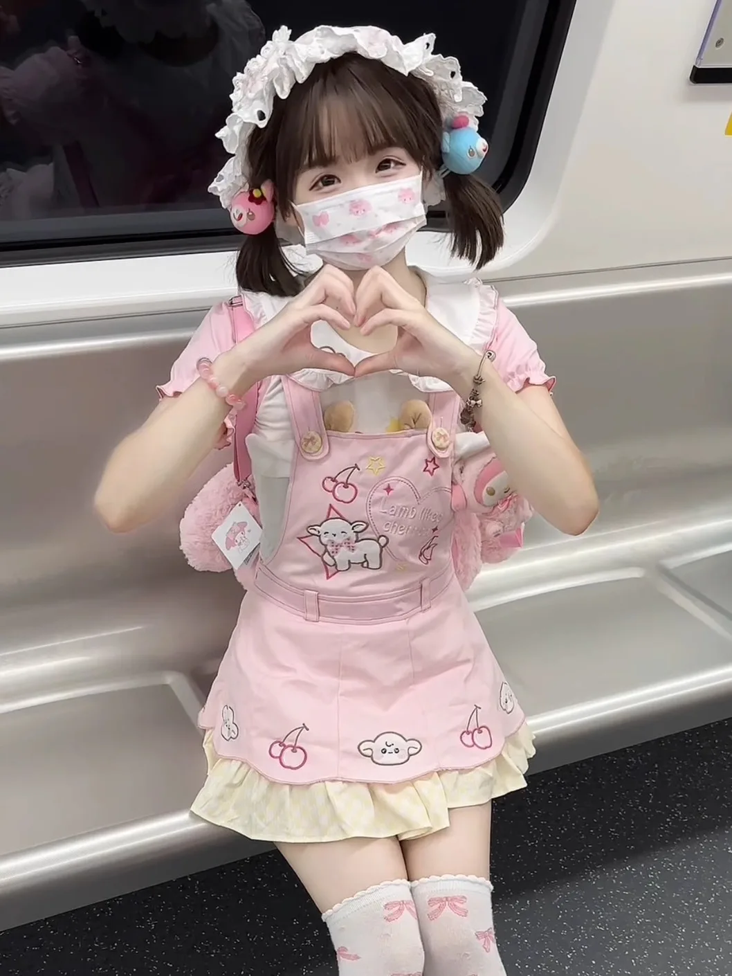 可愛いデザインの小柄向けワンピース【オータム・サスペンダースタイル】は、ぽっちゃりギャルに最適な着こなしを実現するのか？
