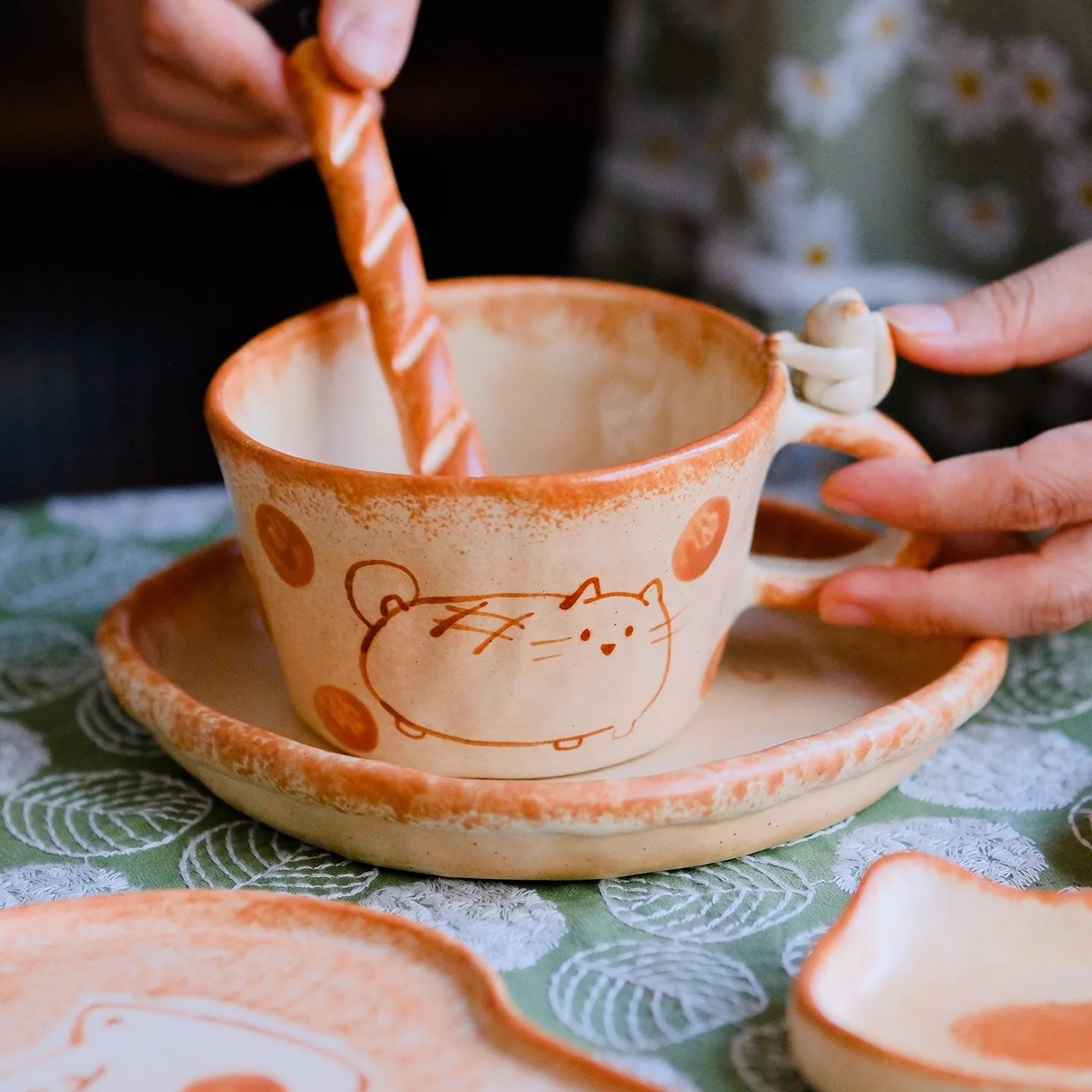 猫デザインの陶器製コーヒーカップ【ハンドメイド・家庭用・オフィス用】
