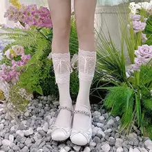 白い甘い日本のレースの女の子のふくらはぎソックス
