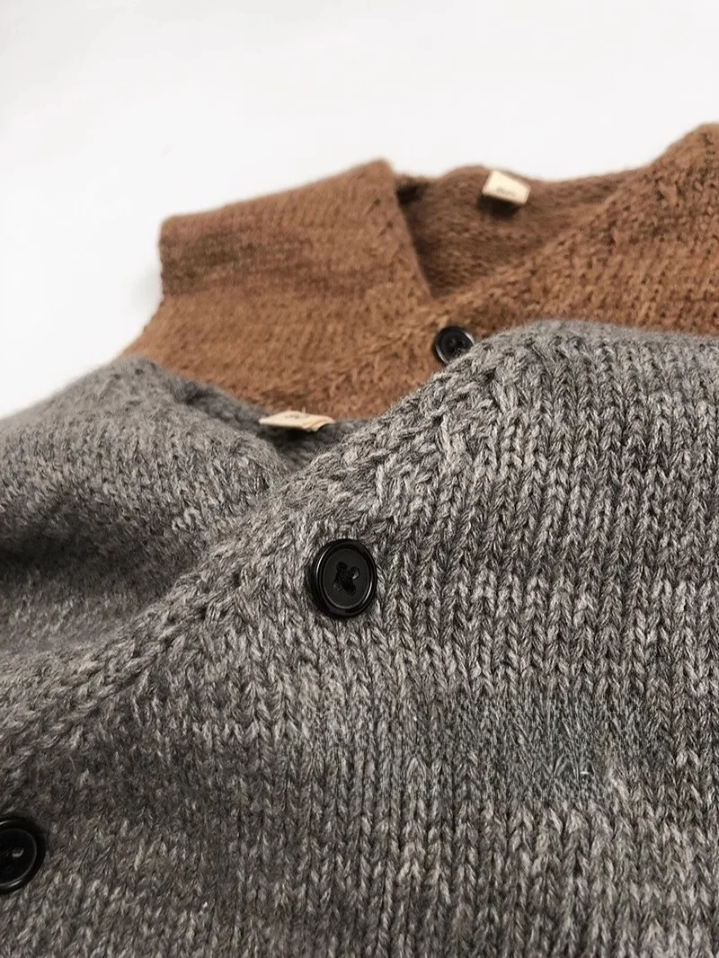 1歳の男の子にぴったりの服は？春秋の気温に合わせたおしゃれなキッズニットパンツの選び方