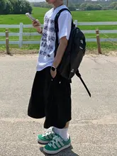 グレーのメンズ夏用ハーフパンツ【フィット・カジュアルデザイン・ワイドレッグ】