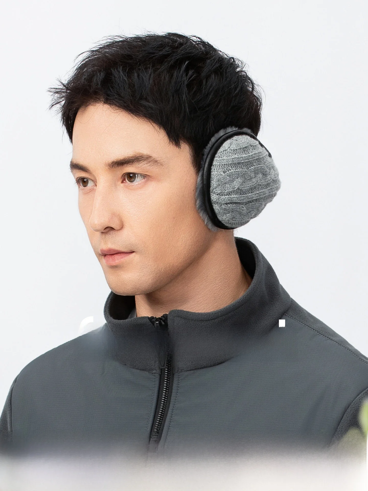 編み込みニットイヤーマフ：秋冬防寒に最適な折りたたみ式設計の実用性解析