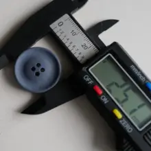 中青色の滑らかなマット仕上げ再生ポリエステルボタン【直径25mm】
