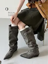 本革製 デザイン性の高い ポインテッドトゥ ウエスタンブーツ【皺加工・高筒・バックル付き・ブロックヒール】