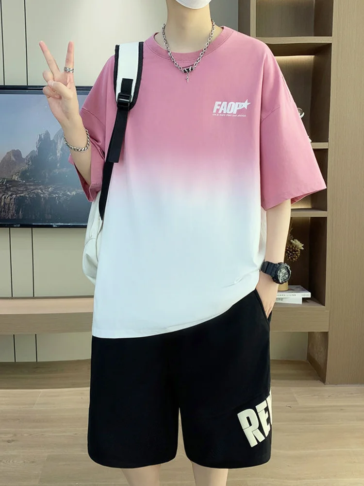 高校生が今、着るべき半袖Tシャツは？春から夏にかけてのリアルな選び方