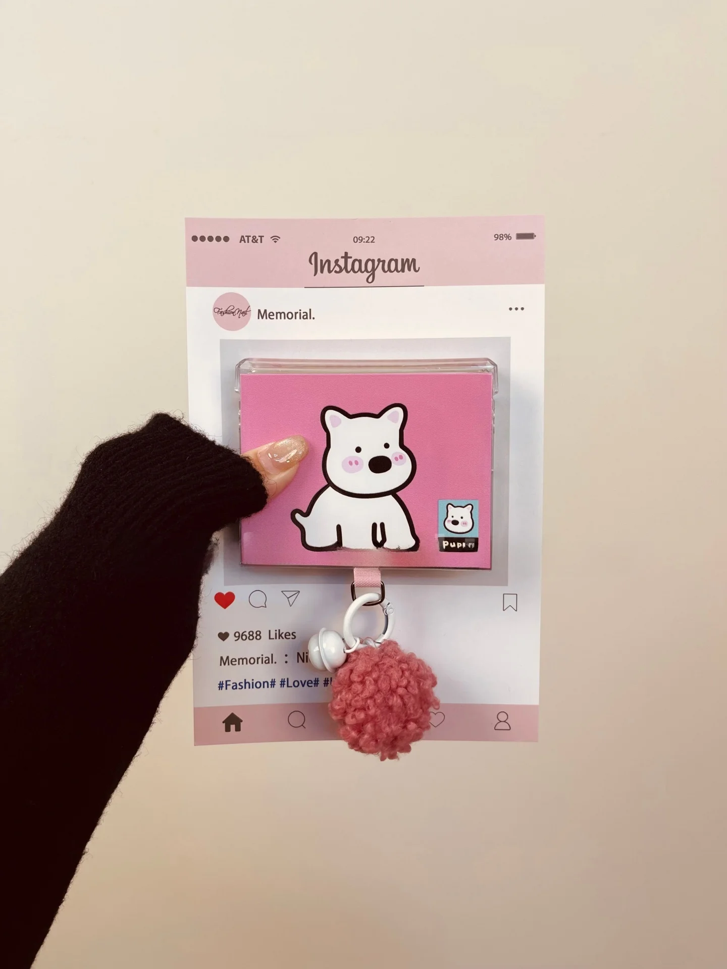 100均スマホケースと比べて、全機種対応のユニークデザインケースはどれがおすすめ？