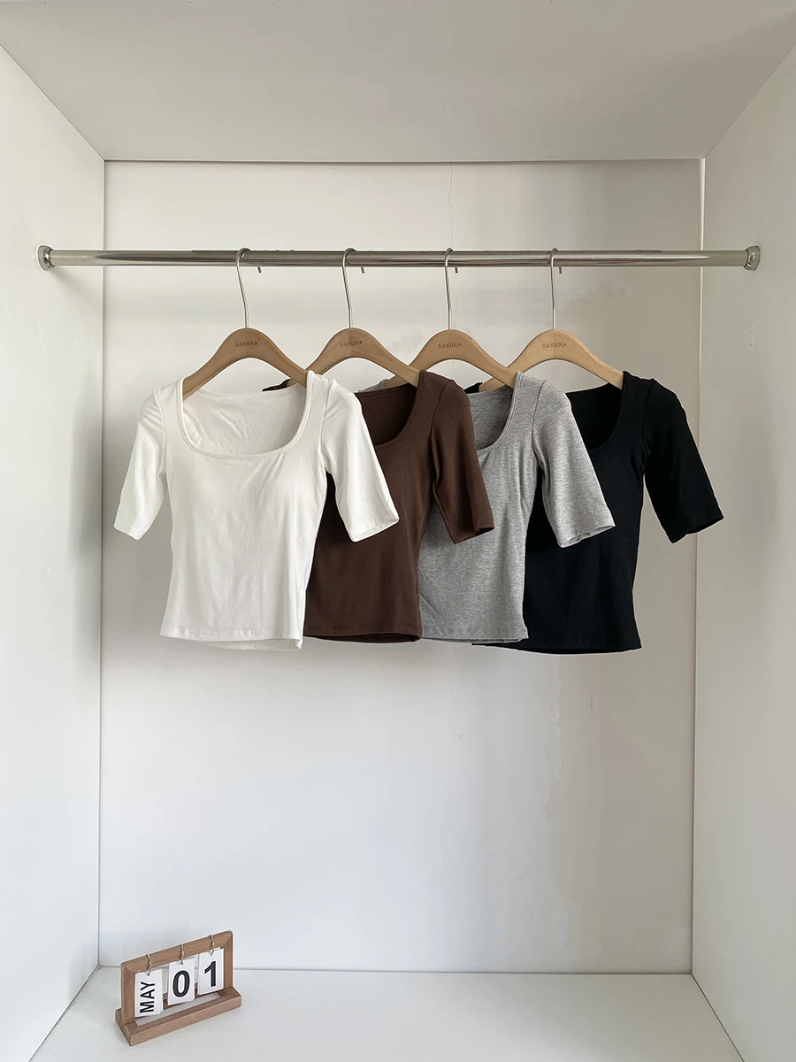 無地Tシャツを着こなすなら、どう選ぶべき？