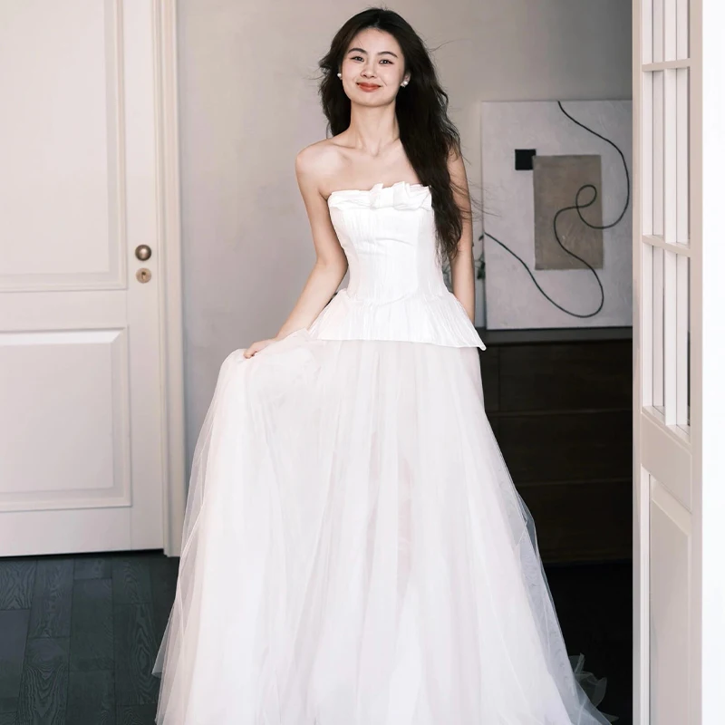 結婚式に着るレディースの服の選び方って何？厳選3選で実際のシーンに合わせた着こなしを解説