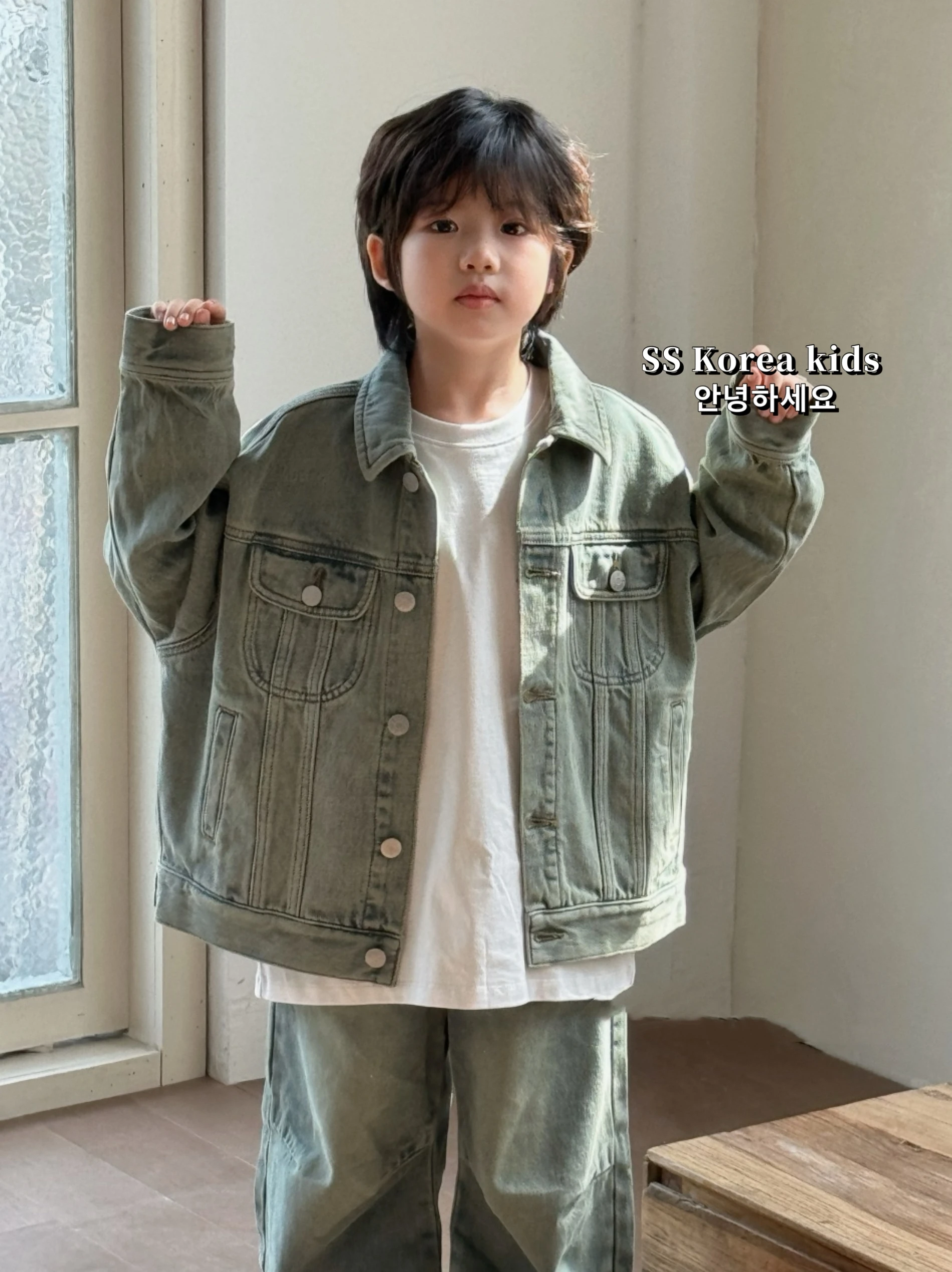 男の子用デニムジャケットとパンツセット：春秋のカジュアルスタイルに最適