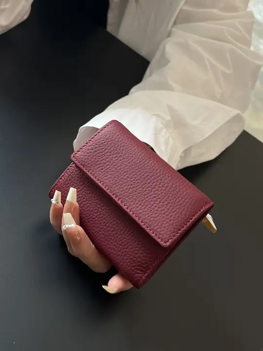 男女兼用のコンパクト便携財布【真皮・三折・カードホルダー付き】