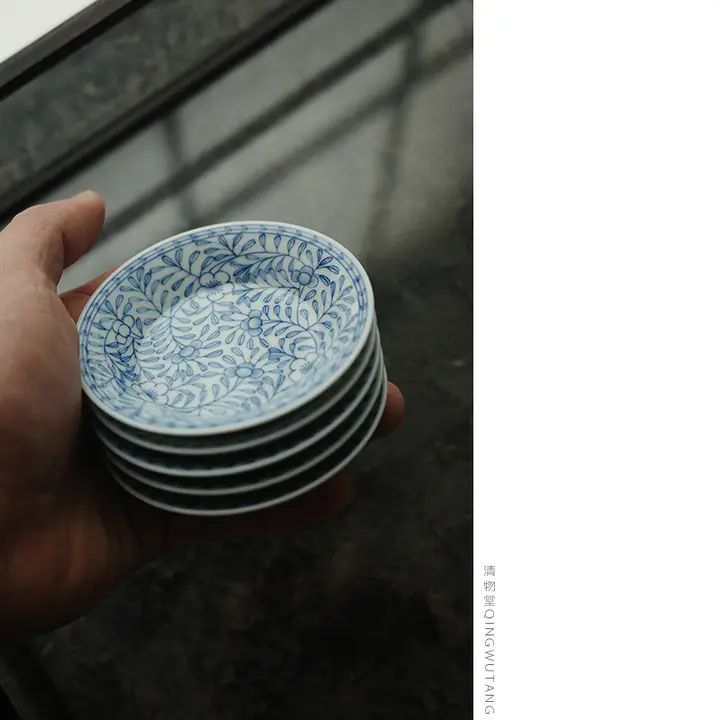 清物堂 手描き青花千葉模様の茶杯トレー【優雅なデザイン・陶器製】