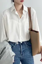 流れるようなサテンシャツジャケット【デザイン性あり・ゆったりしたトップス・春秋用】