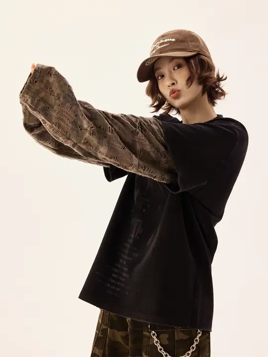 カモフラージュデザインの長袖Tシャツ【ゆったりとしたサイズ・ハイストリートスタイル・カジュアル】（セットアップ対応）