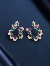紫色のクリスタルピアス【デザイン感ある高級感・華やか】