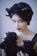 悪魔の羊角ヘアバンド【暗黒ゴシック・撮影小道具】