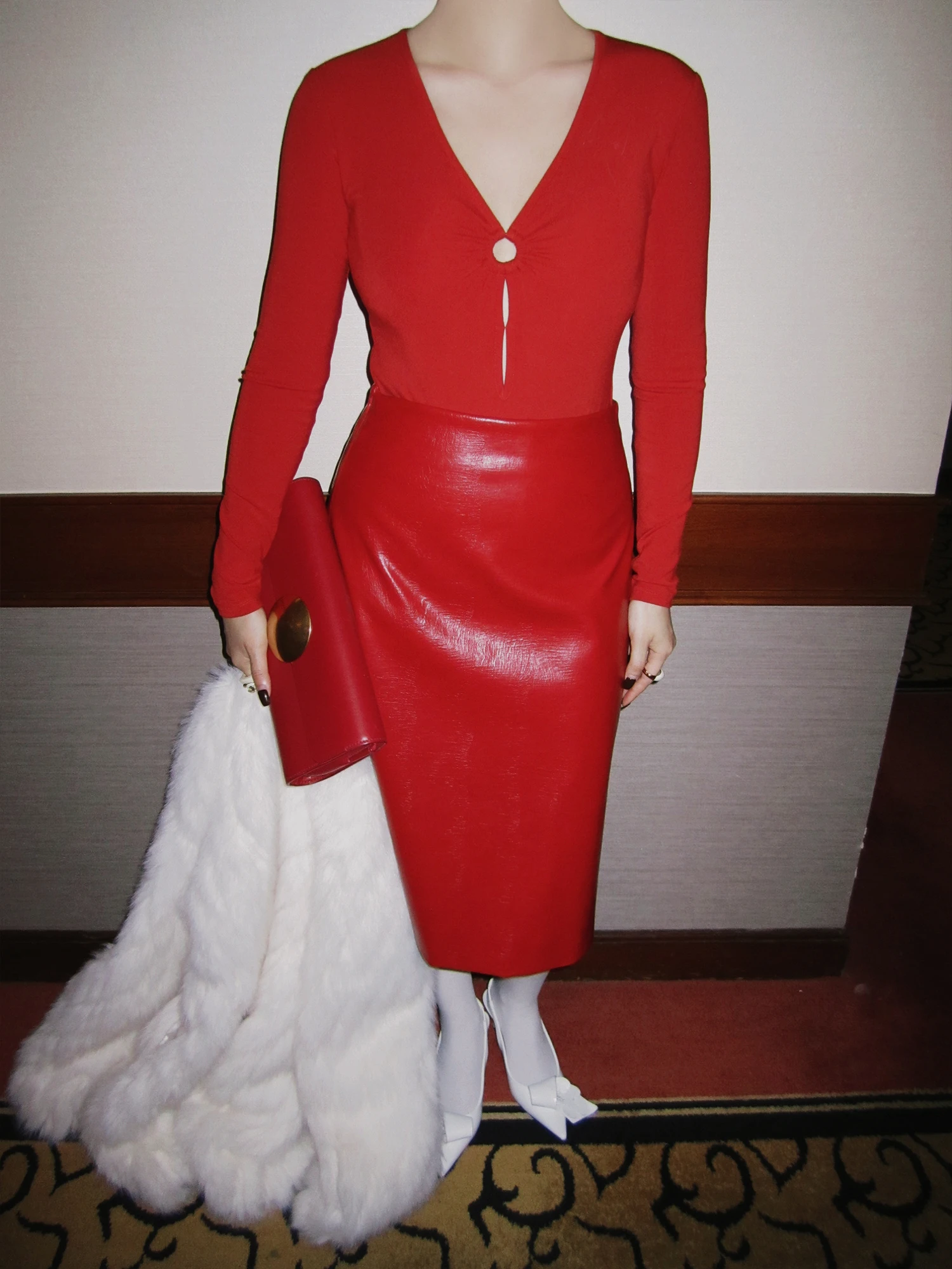 長袖アンダーシャツ おしゃれな選び方：朱小姐のスタイリッシュな連体型が解決する問題