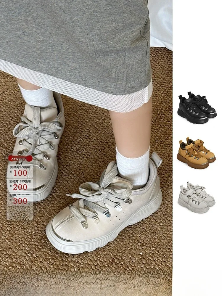 秋冬用ファッションアウトドア機能登山靴：女性向けの快適性と耐久性を実証