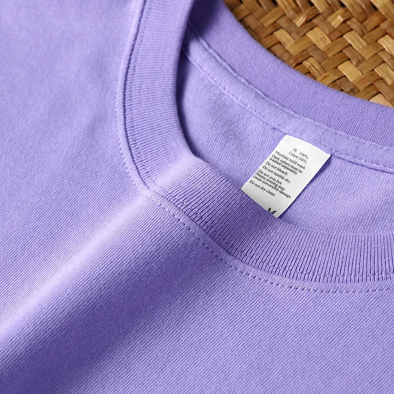 「Tシャツとスカーフ」を組み合わせるなら、どう選ぶべき？