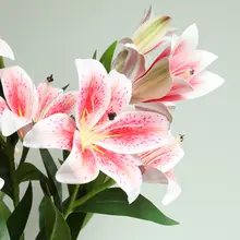 手触りの良いユリの偽花束 リビング ダイニング テレビ台 フラワーベース 装飾品 ホテル装飾