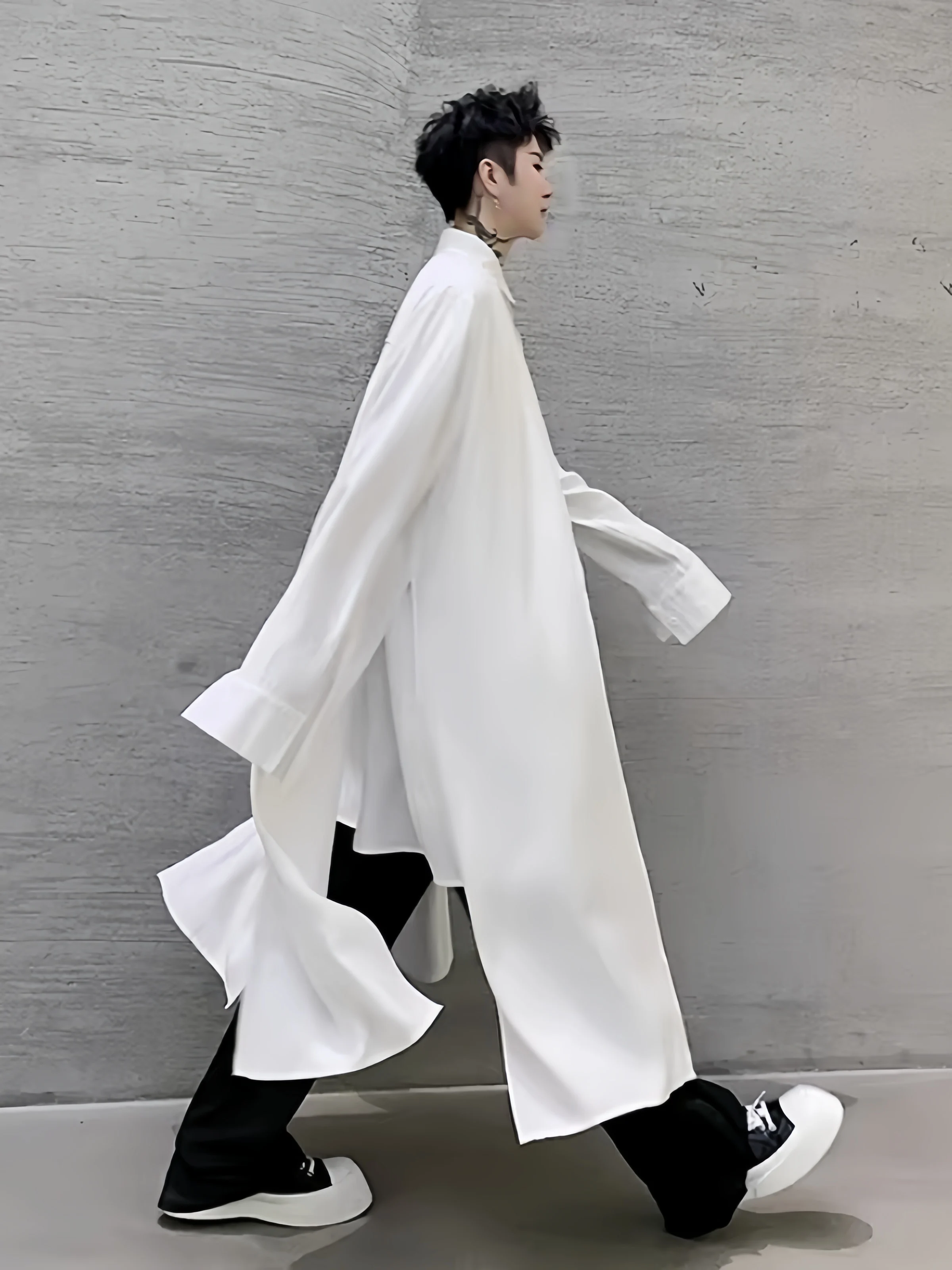 メンズファッションアプリで選ぶべき、実は「暗黒風」の長袖シャツは？