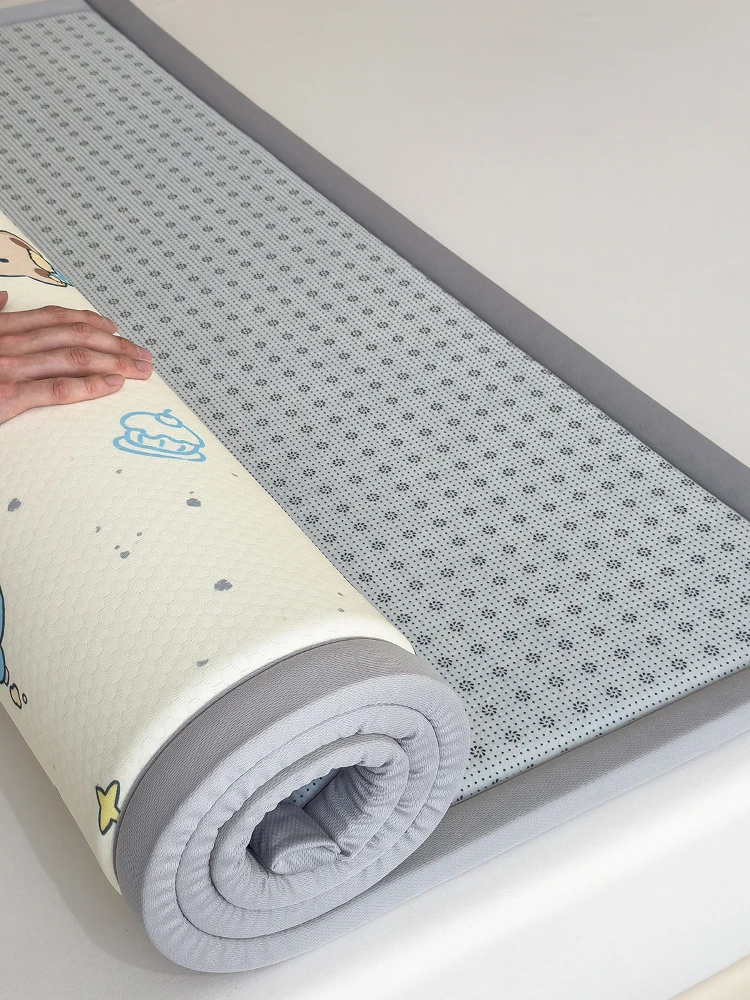 かわいいデザインの厚手マットレス【畳用・カートゥーン】：柔らかさと清涼感を実現する実用性のあるマット