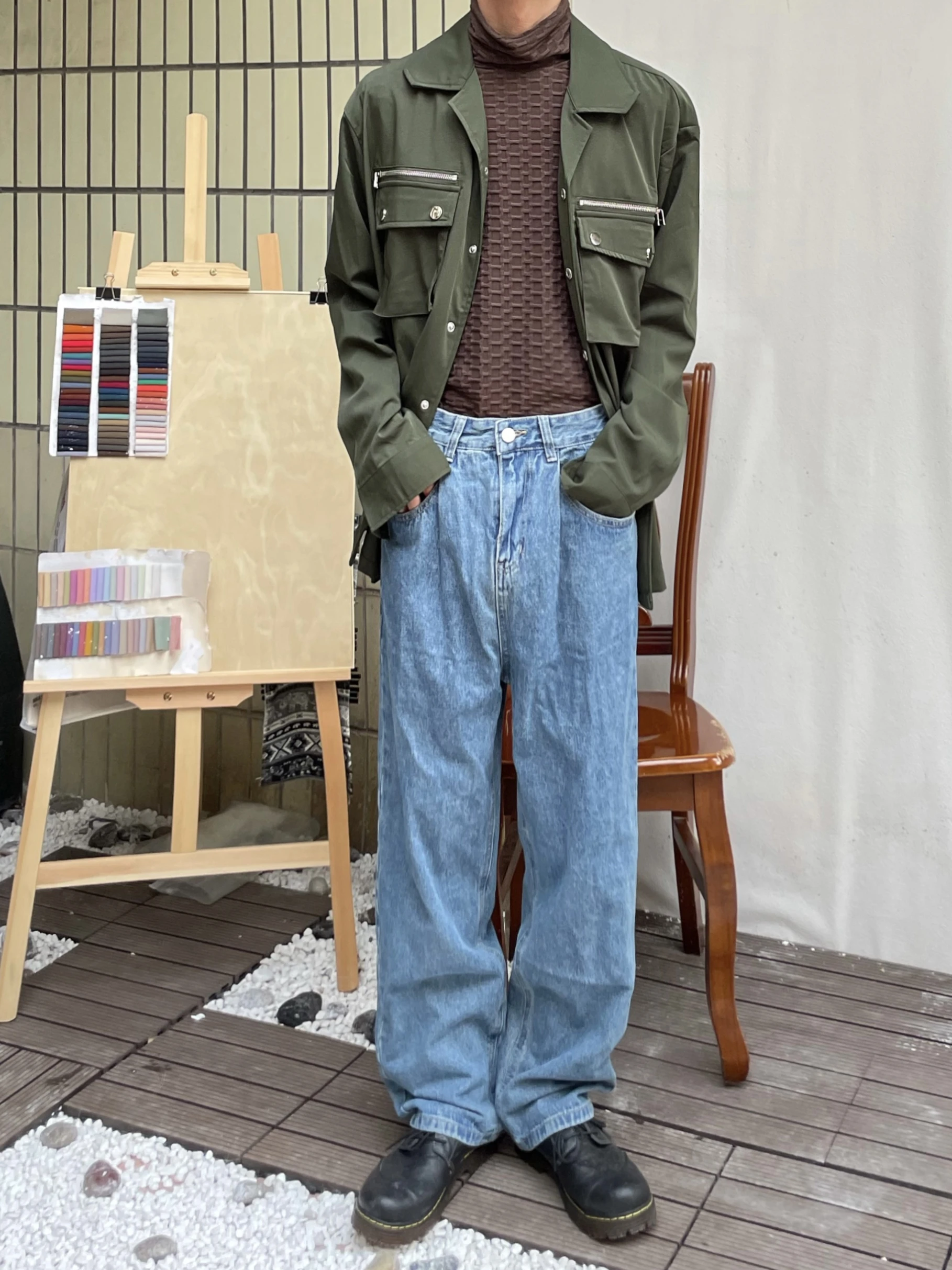 ワイドストレートのジーンズで失敗しない着こなしは？