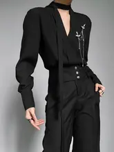 Vネックリボンシャツ【黒白・ユニセックス・クール感】