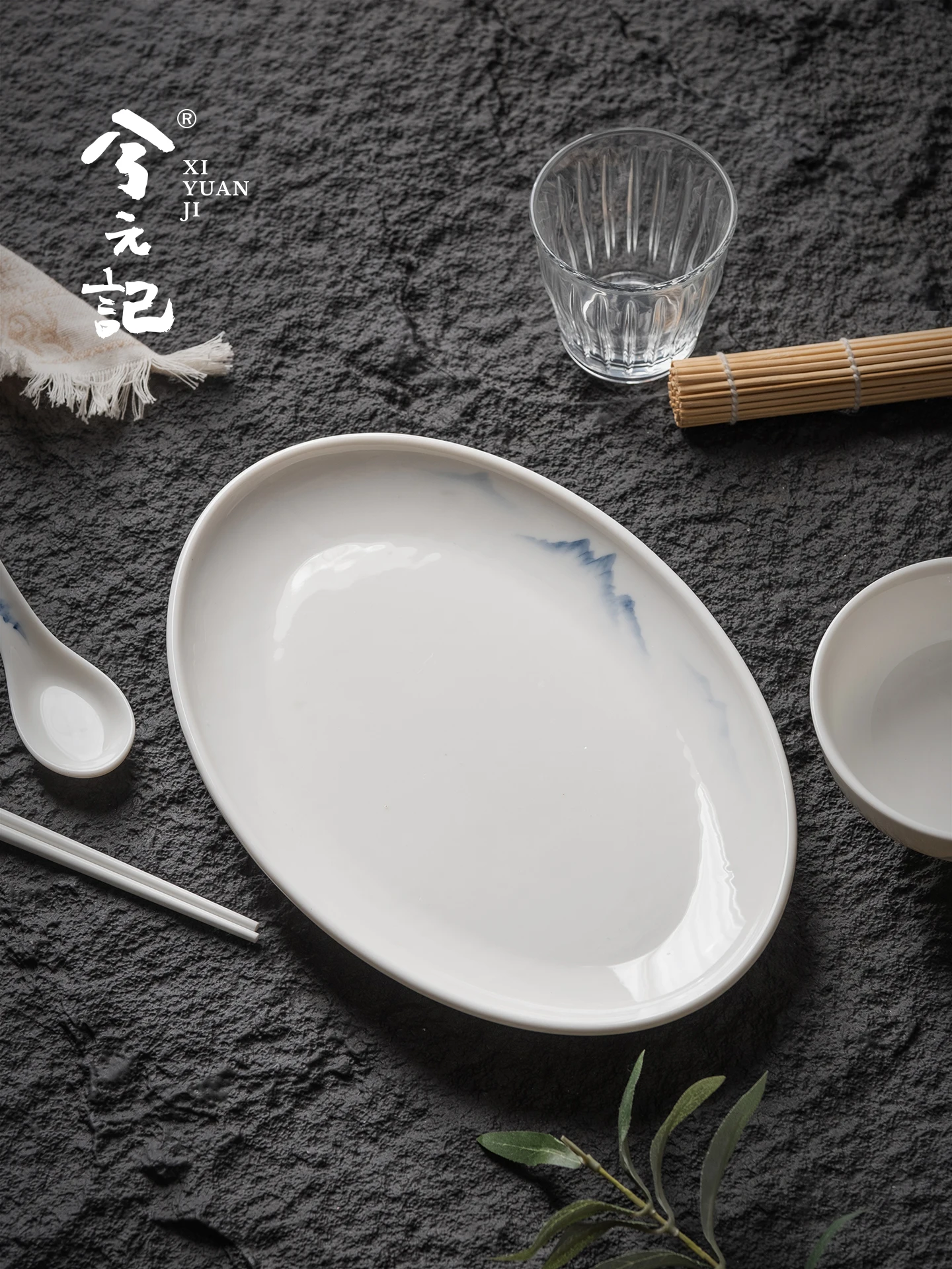 手描き陶器製楕円形プレート：中華風の高級感を実現する家庭用食器