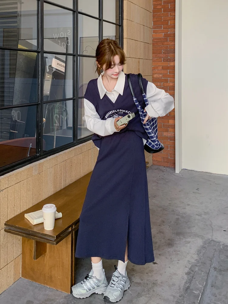 深青色ポロ襟スウェットシャツ：30代女性が自然に着こなすシンプルカジュアルスタイル