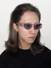 個性的なダークブルーの多色サングラス【UVカット・長顔向け・スタイリッシュデザイン】